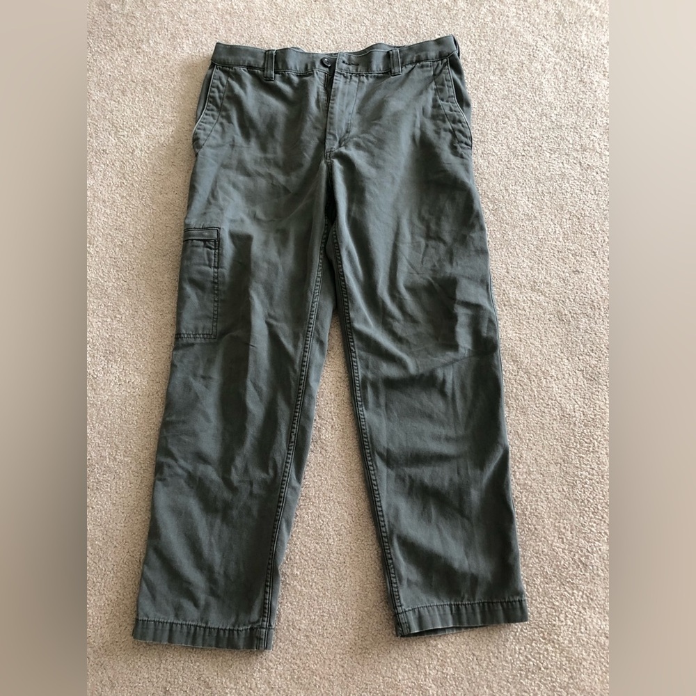 Dockers waist 32 length 30. Green khaki/cargo pants